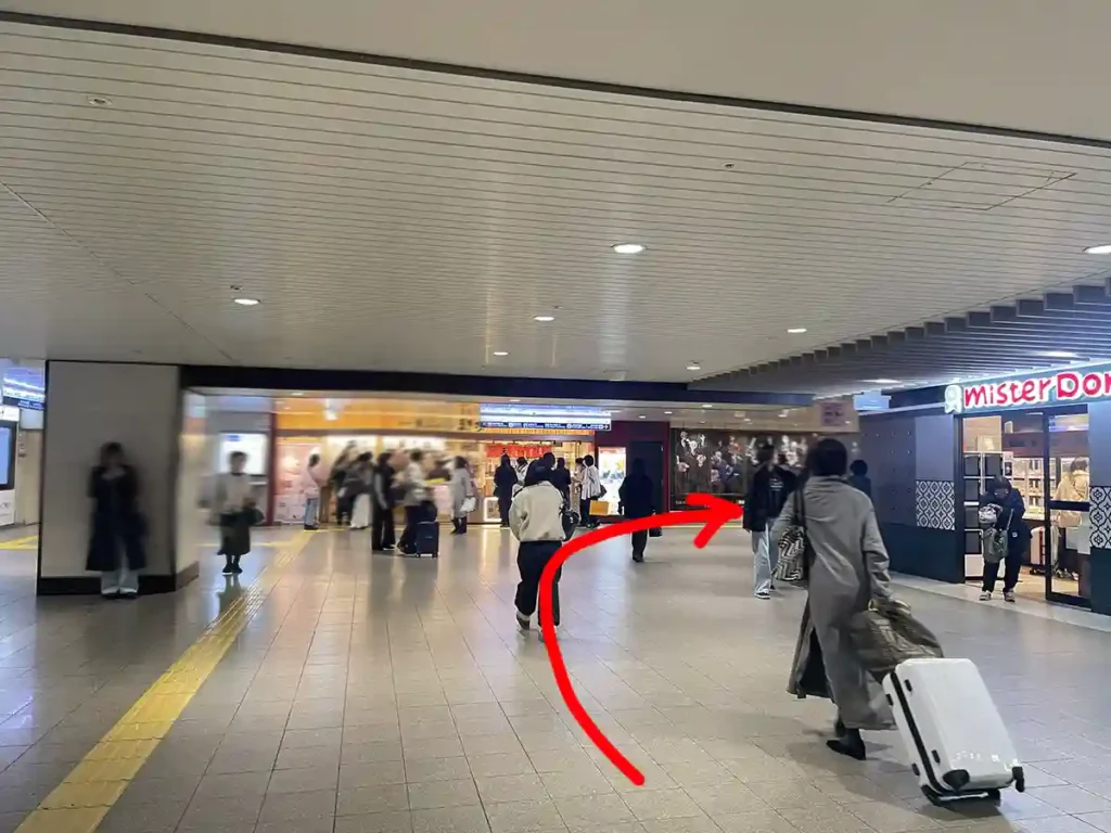阪急大阪梅田駅からJR大阪駅のコンコース