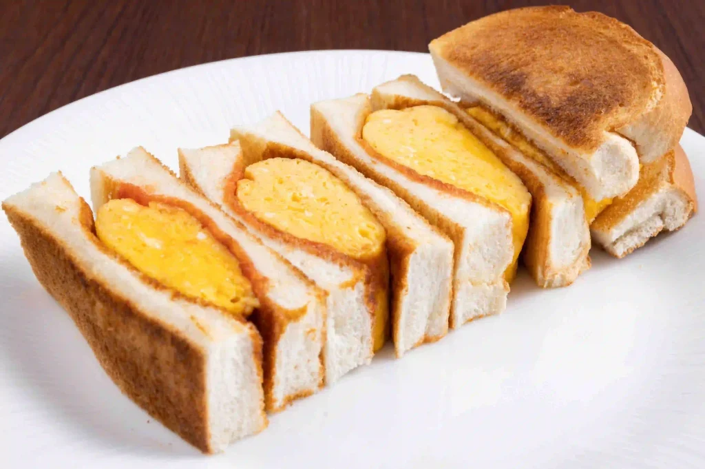 梅田珈琲館のオムレツサンド