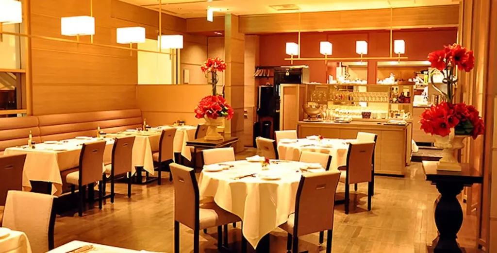 yasaifrenchnr-interior