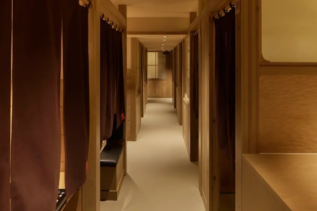 もつ鍋おおやま 梅田茶屋町店のゆったりと落ち着いた雰囲気の個室