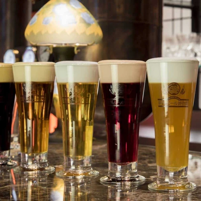 世界のビール博物館 グランフロント大阪店にあるさまざまな種類のクラフトビール