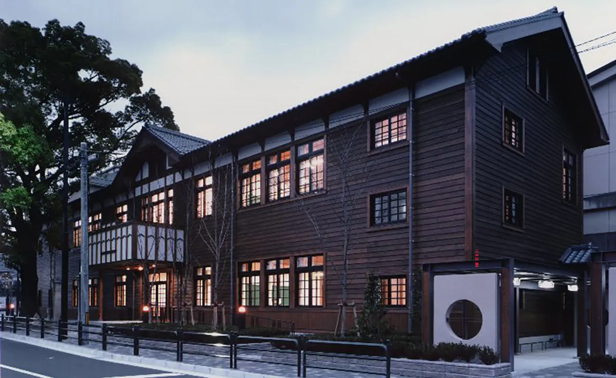 吹田市立図書館のおすすめ5選。新幹線展示からカフェ利用まで“個性派”図書館に足を運んでみよう