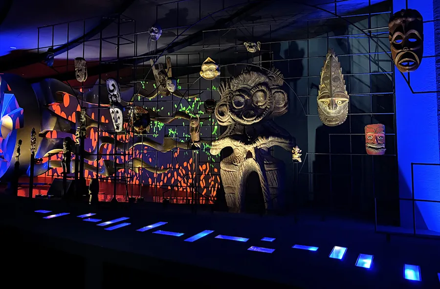 万博記念公園太陽の塔内部見学地下展示『過去:根源の世界』