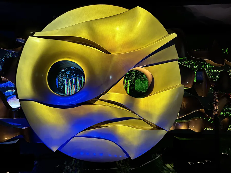 太陽の塔内部見学<地底の太陽>復元