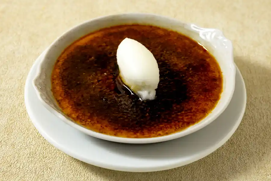 TOOTHTOOTHパティスリー&カフェ西宮ガーデンズ店のクレームブリュレ