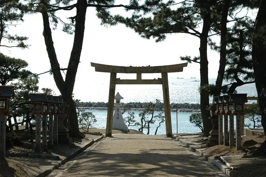 明石魚住住吉神社の境内から眺める海