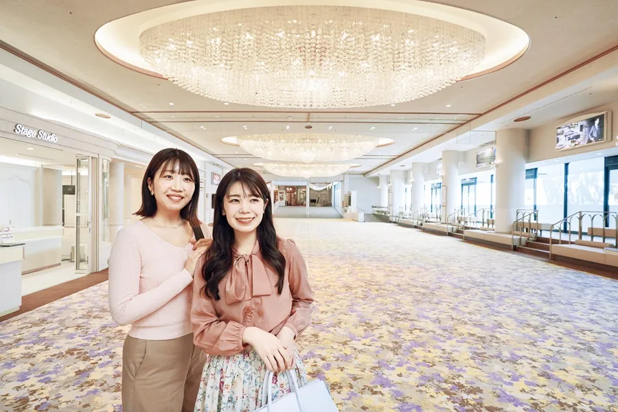 ここにしかない！非日常なひとときを体験。宝塚大劇場館内の「ショップ＆レストランゾーン」がリニューアル。