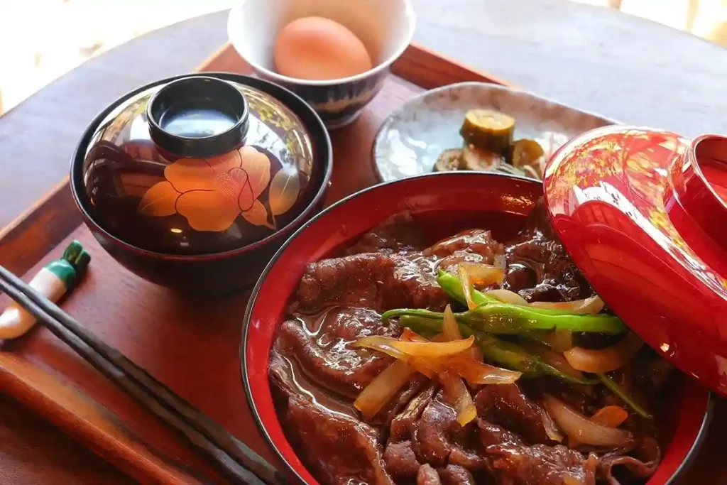 カリー・ブラウンの一太郎すき焼き丼