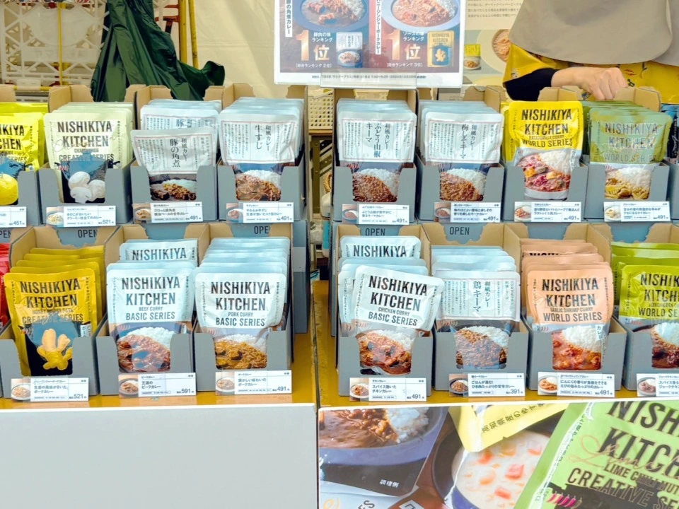 「第12回カレーEXPO in 万博公園」のレトルトカレー販売ブース