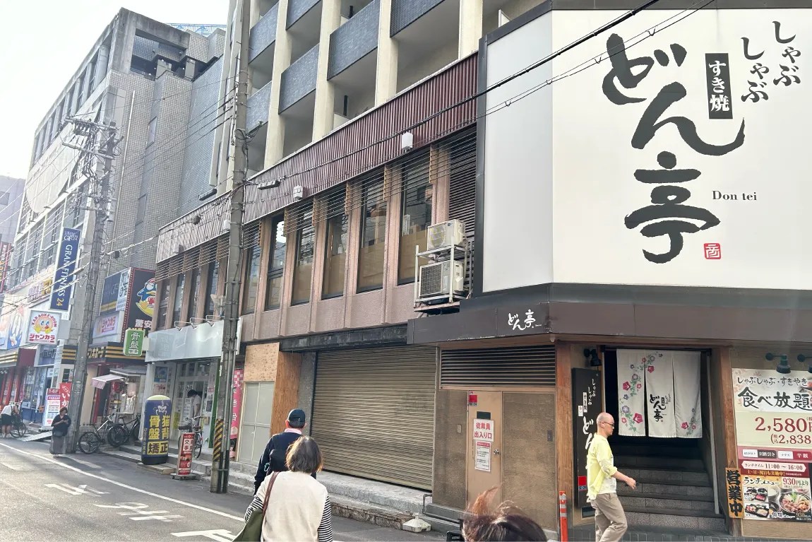 5月末に「大衆酒場 かぶら屋 江坂店」がオープン予定。「江坂ウエストサイドストリート」沿いでアクセスも抜群です