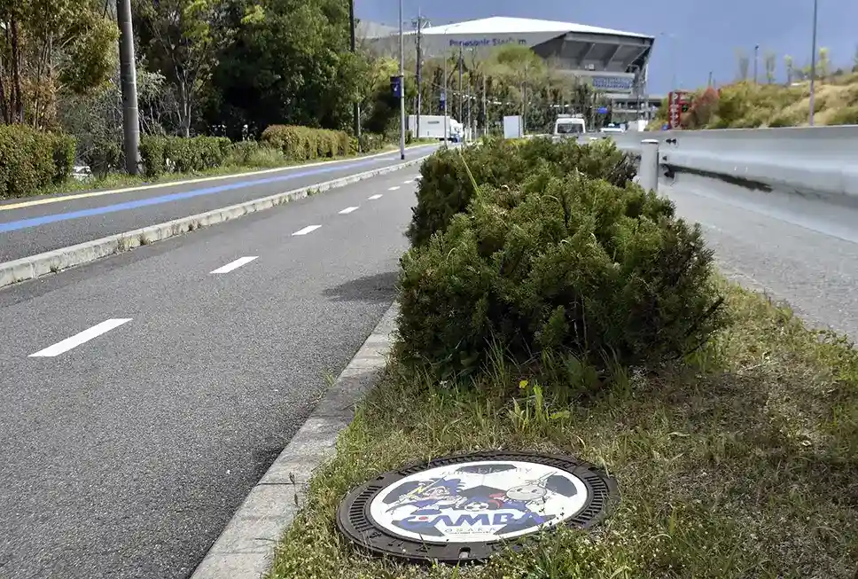 吹田市マンホール蓋・ガンバ大阪