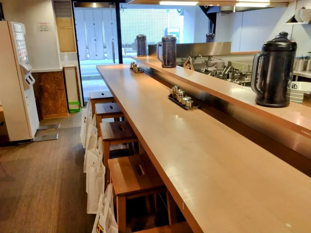 麺やマルショウ江坂店　内観2