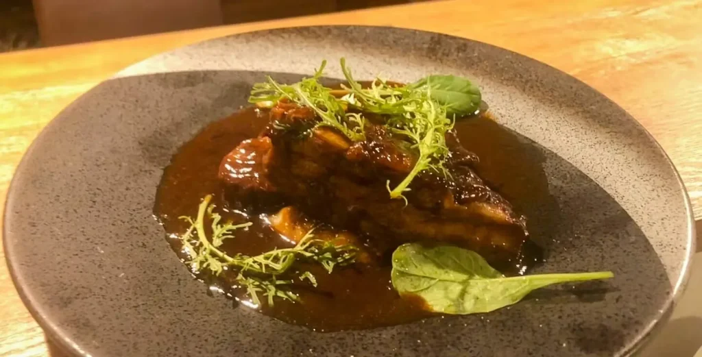 エサカイタリアン　オカムー　黒毛和牛すじ肉のカレーランチ