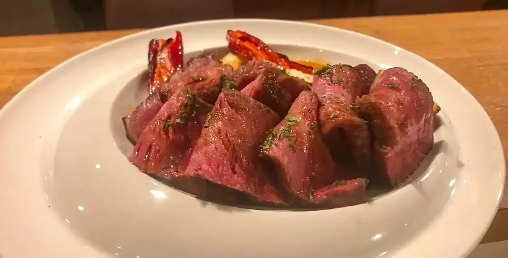 エサカイタリアン　オカムー　ブラックアンガス牛ハラミ肉ステーキ