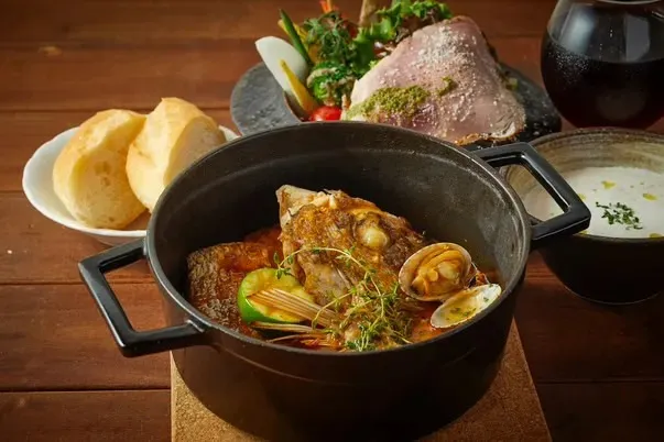 江坂ビストロ　リアン　本日鮮魚のココット煮込み