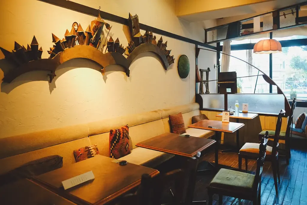 カフェエデン　江坂店　内観