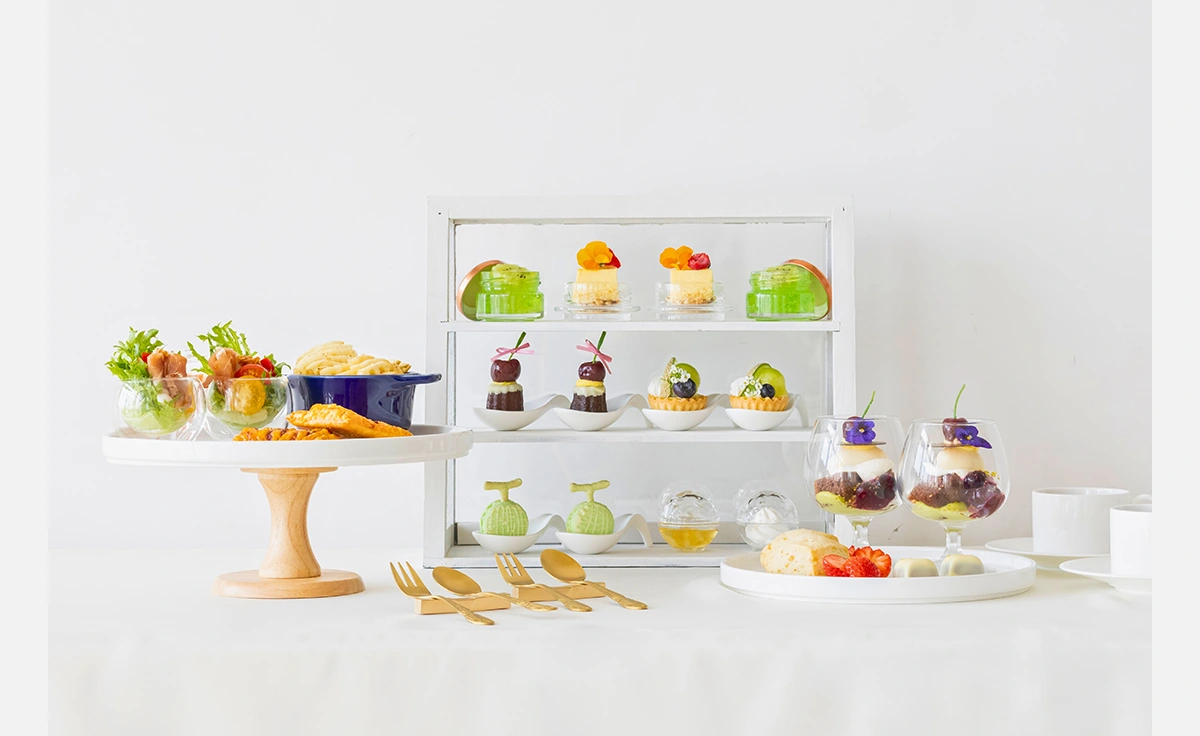 神戸「Café ESPACE」でパフェ付きアフタヌーンティー「メロンとチェリーフェア」開催中！