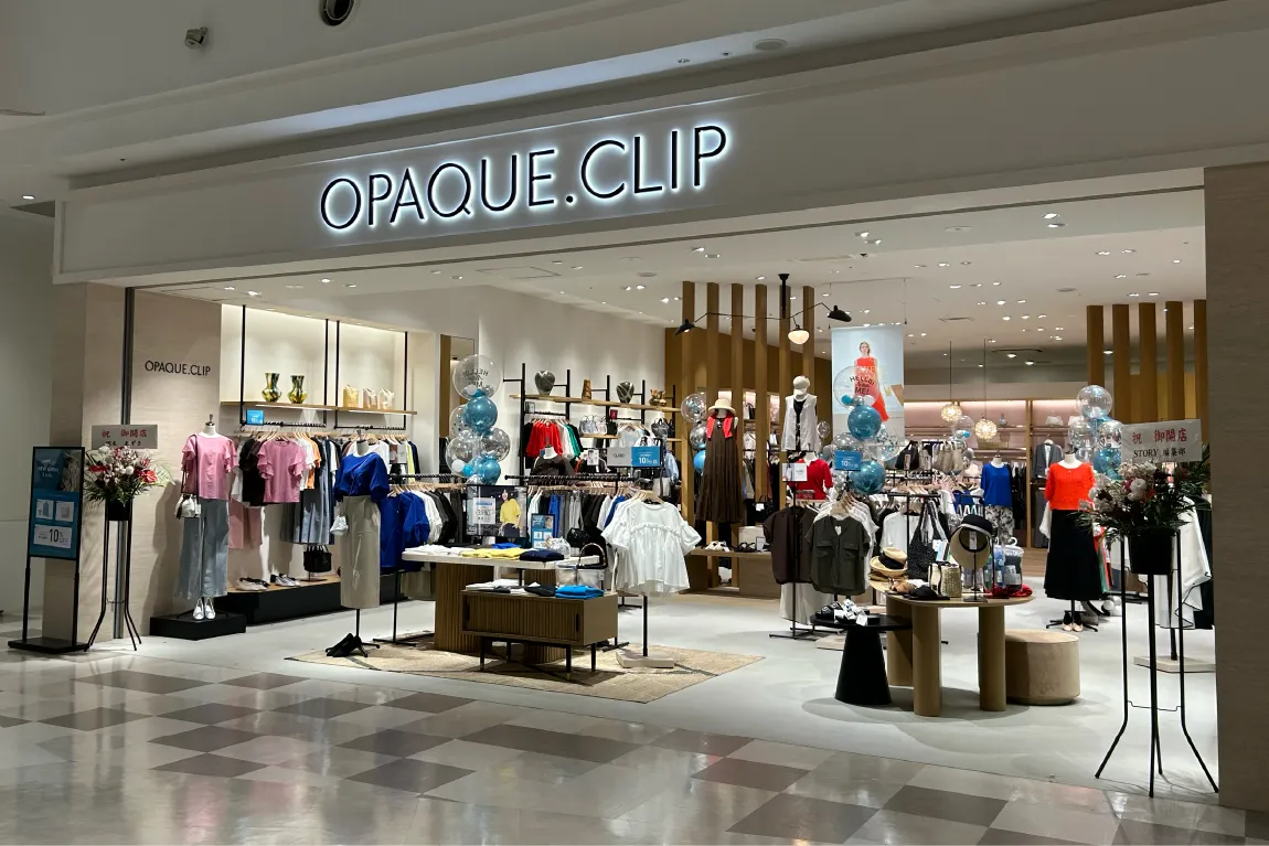 5/16にオープンした「OPAQUE.CLIP」。美しく、遊び心のあるファッションを提案してくれるショップで、オープン記念のプレゼントも！