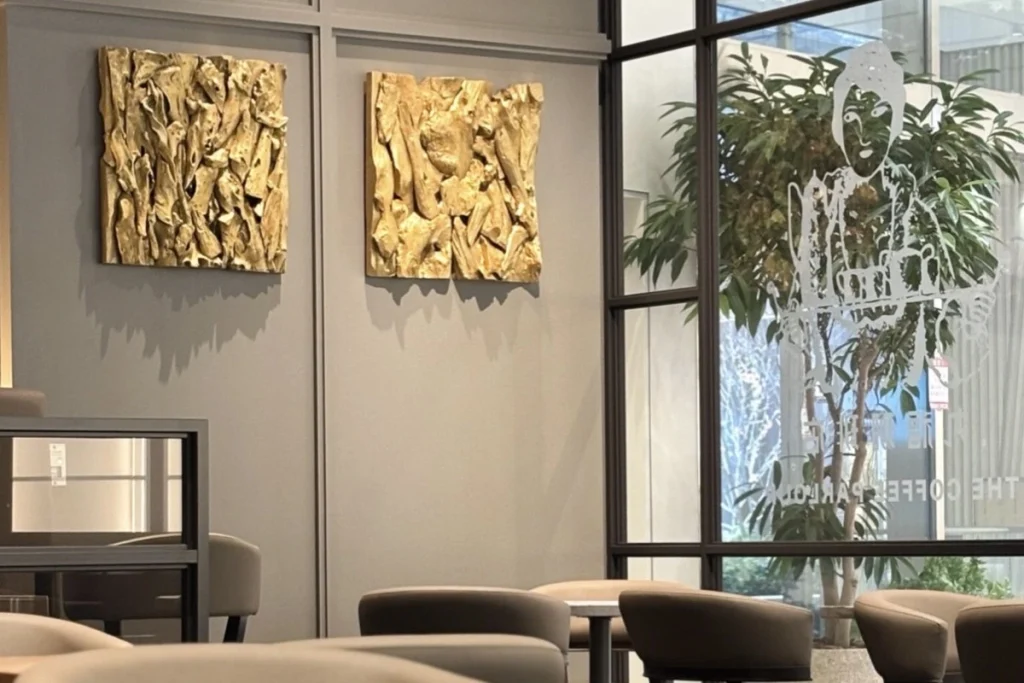 グラングリーン丸福珈琲　内観