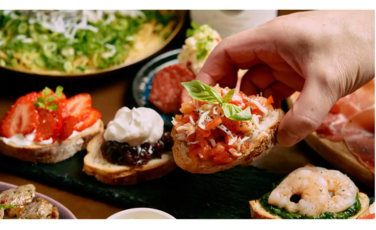 南森町に“パン飲み”イタリアンバル「BBB」誕生！