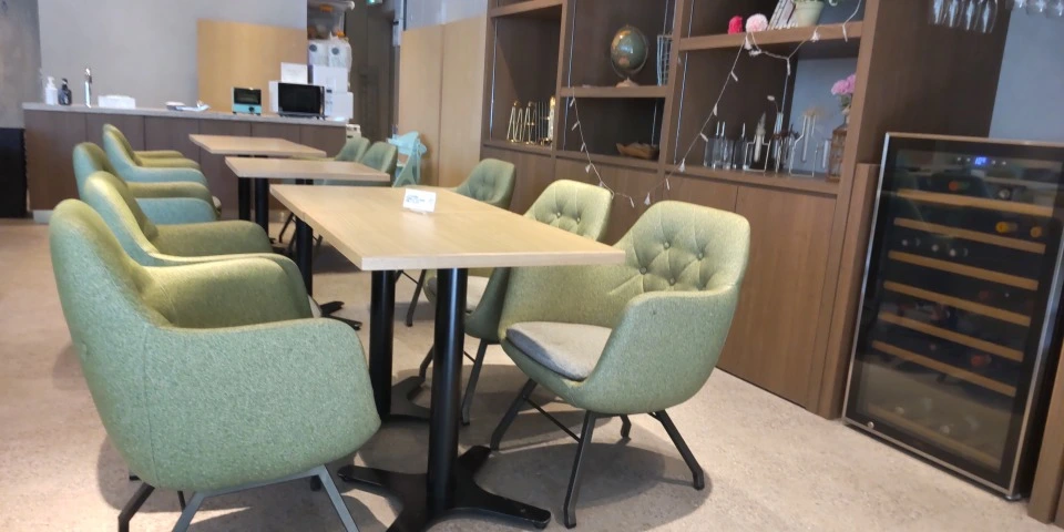 ビタレーザキッチン 津雲台店内観