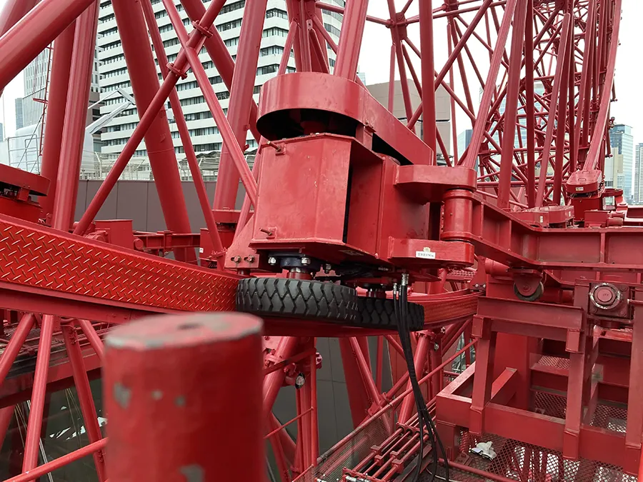 観覧車を動かすために設置されているタイヤ