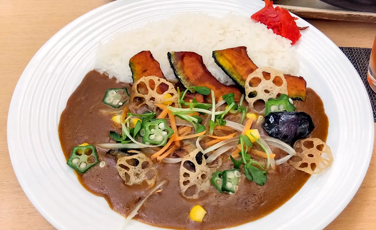 ひとりでも気軽に入れる江坂のランチ。おしゃれなカフェから、うどんやラーメンまでおすすめの店6選