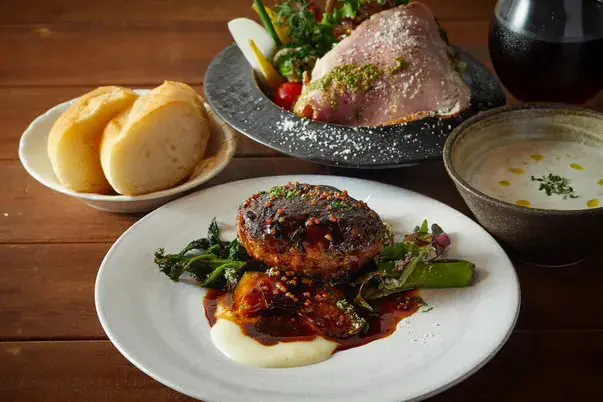 江坂ビストロリアン　ハンバーグ