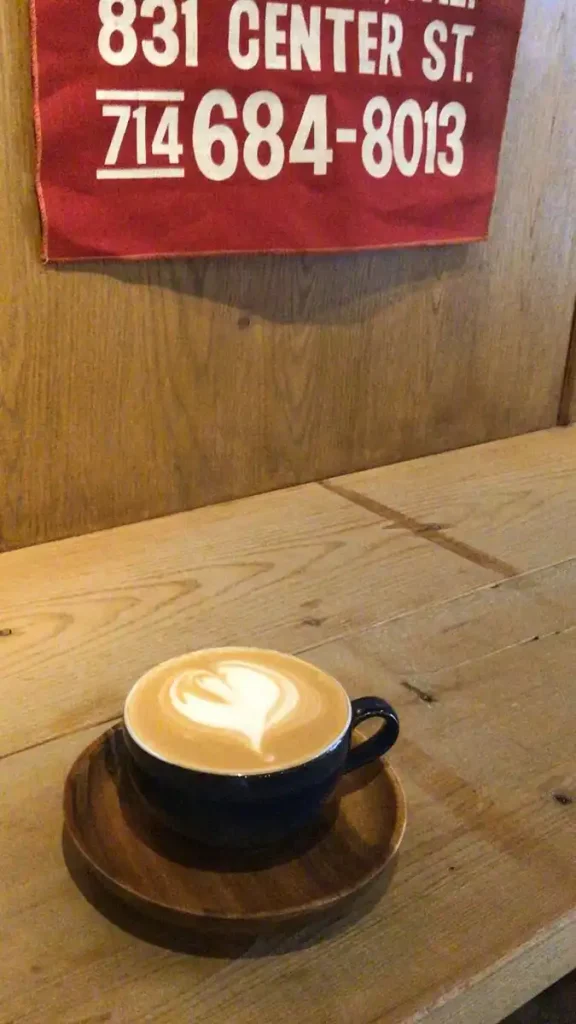 クラッチコーヒーアンドベイク　カフェラテ