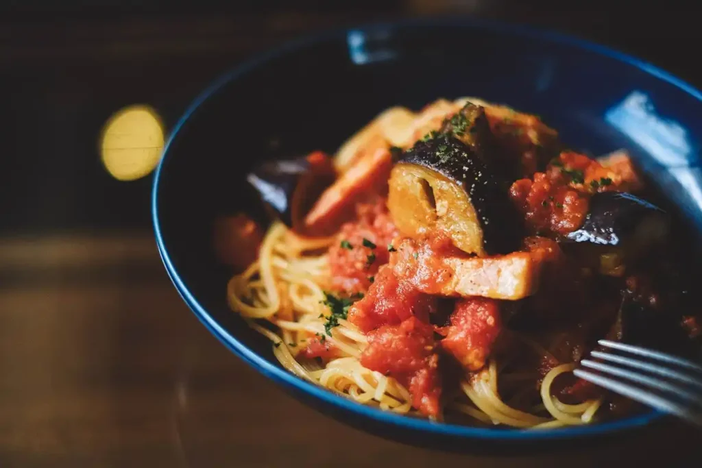 カフェエデン江坂店　トマトソースパスタ