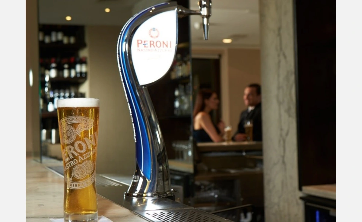 香りをまとったビールで新体感を味わえる「夏のビールフェア -PERONI NASTRO AZZURRO-」が、シェラトン都ホテル大阪で開催