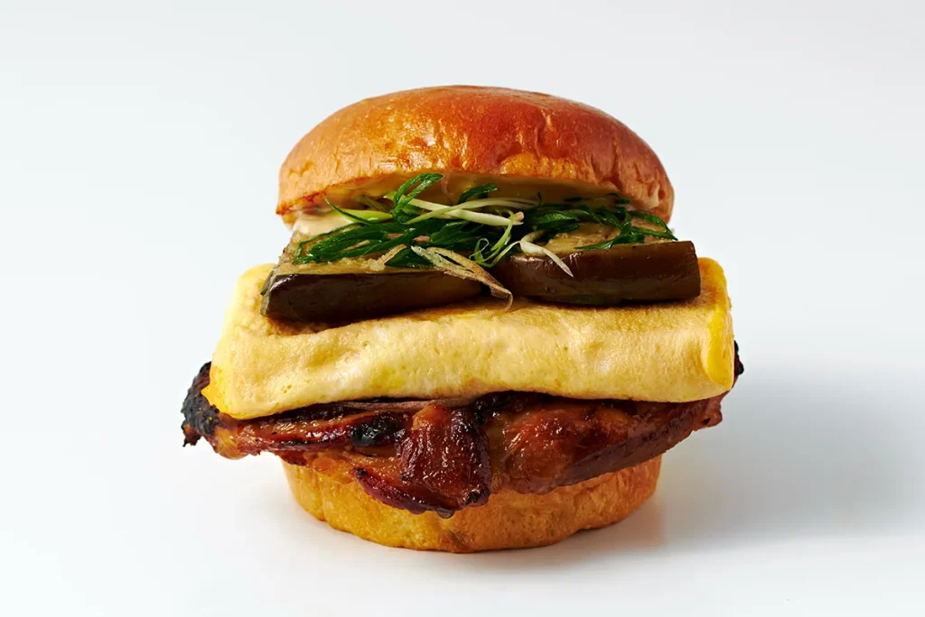 eggslut（エッグスラット）の西京焼きチキン×だし巻き卵サンド