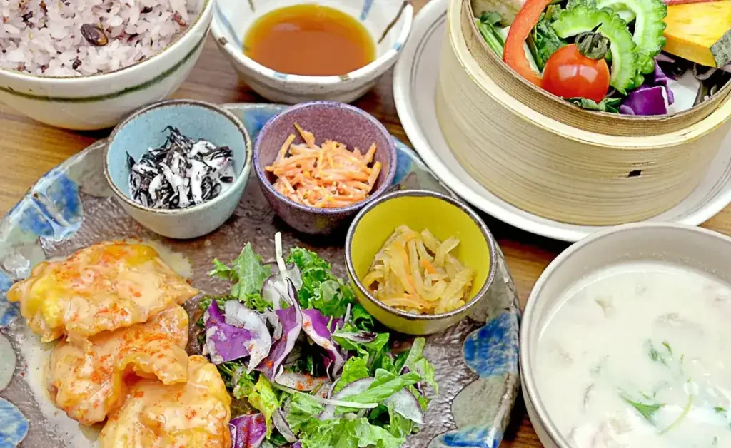 阪急梅田三番街　ムジべジプラス　vegeプレート海老マヨチリ