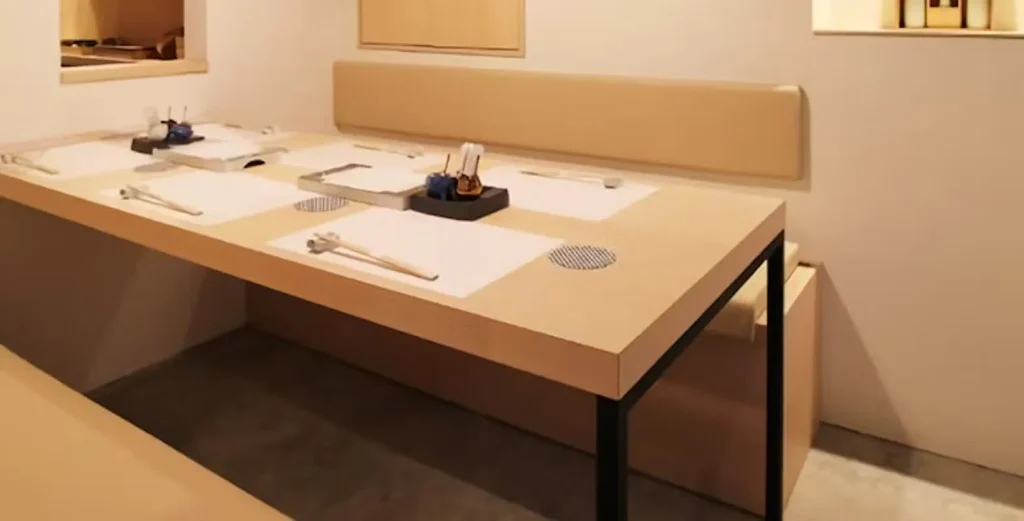 穴子印　江坂海鮮天ぷら　おーうえすと　内観