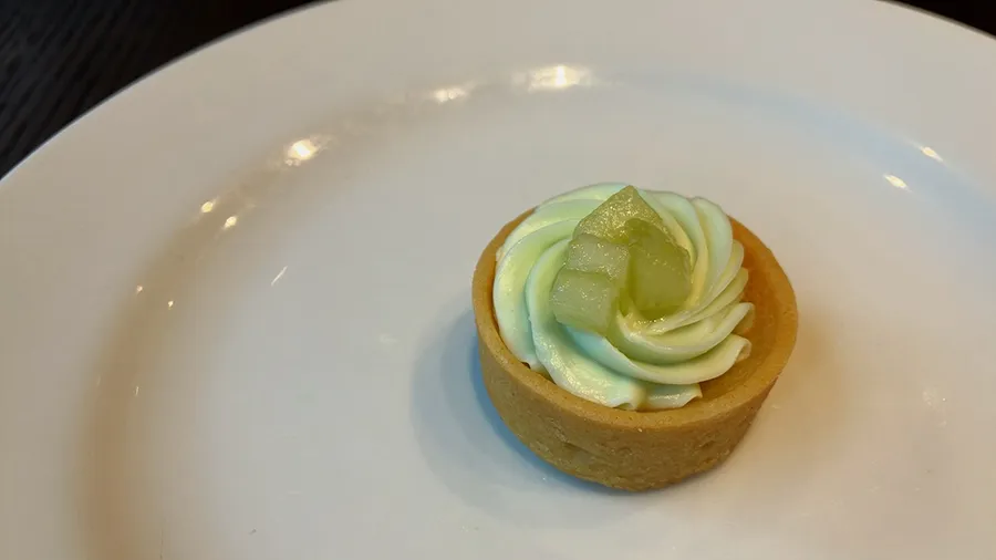 XEX WEST「The BAR」で人気のアフタヌーンティーのタルト