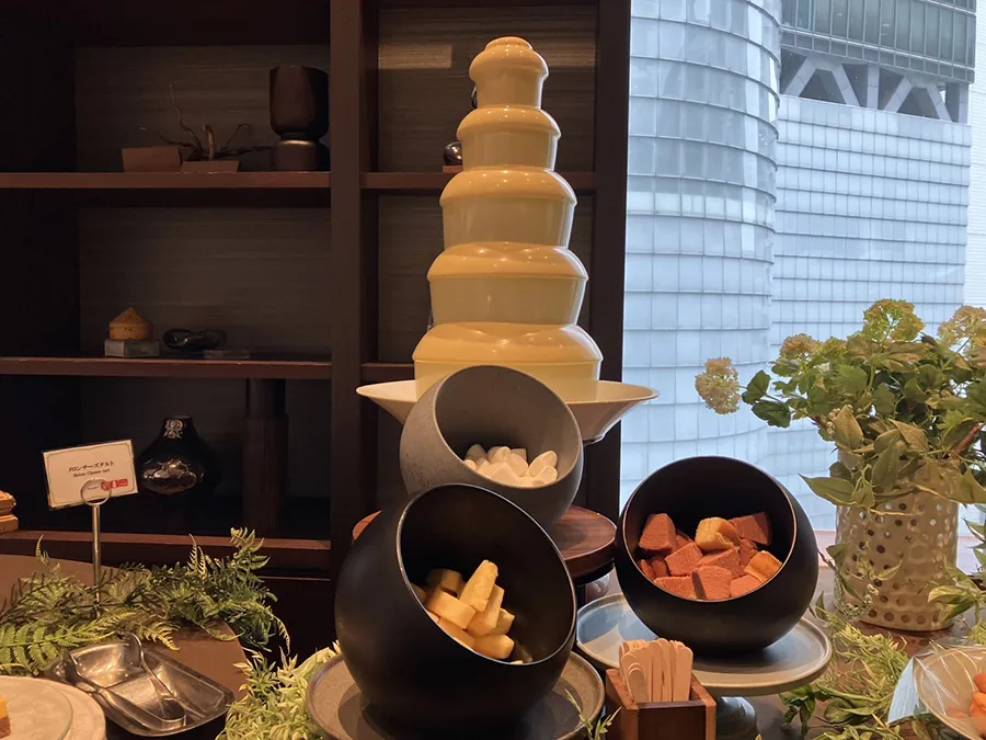XEX WESTのスイーツブッフェのチョコレートファウンテン