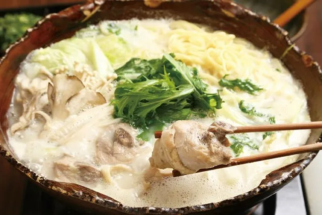 鶏居酒屋　るーつ　江坂店　博多水炊き