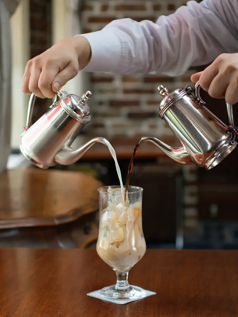 阪急三番街　喫茶トリコロール　アイスカフェ・オ・れ