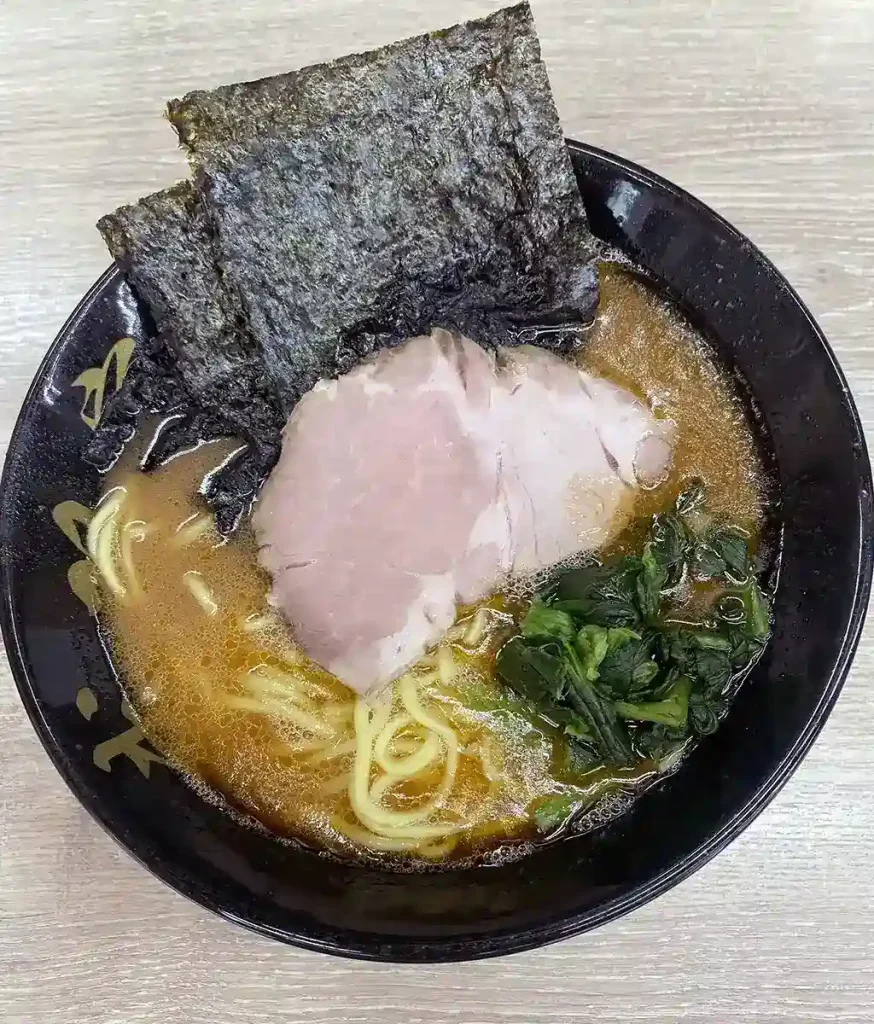 横浜家系ラーメン　武双家　らーめん