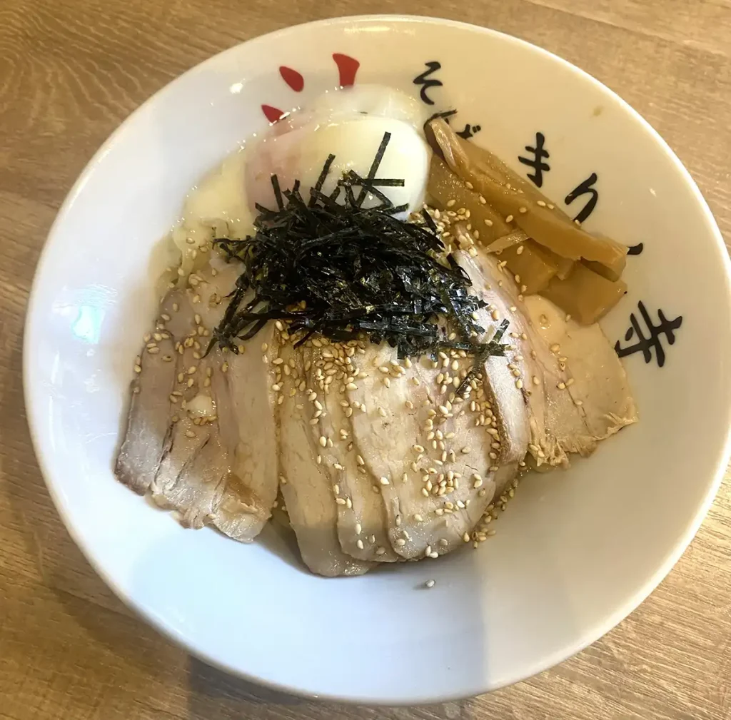 きりん寺　関大前　全部のせ油そば