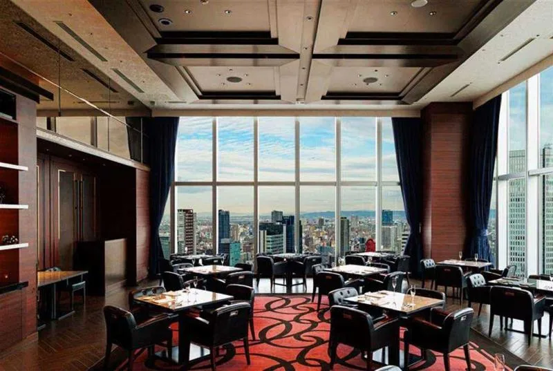 sincbistroの窓際席