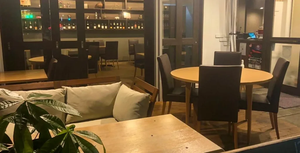 Esaka’s　Italian OKAMU（エサカイタリアン オカムー）　内観