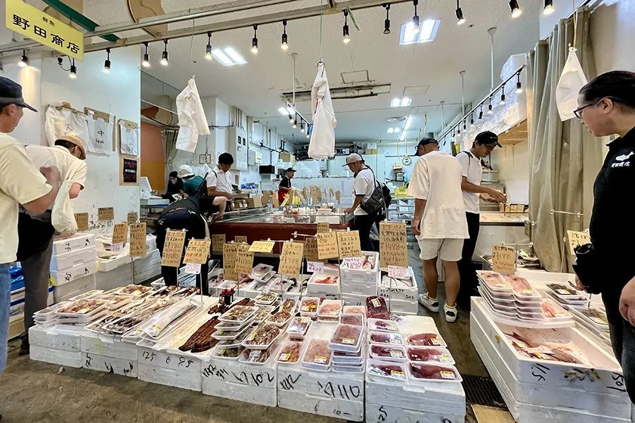 天満市場の鮮魚店「野田商店」の外観
