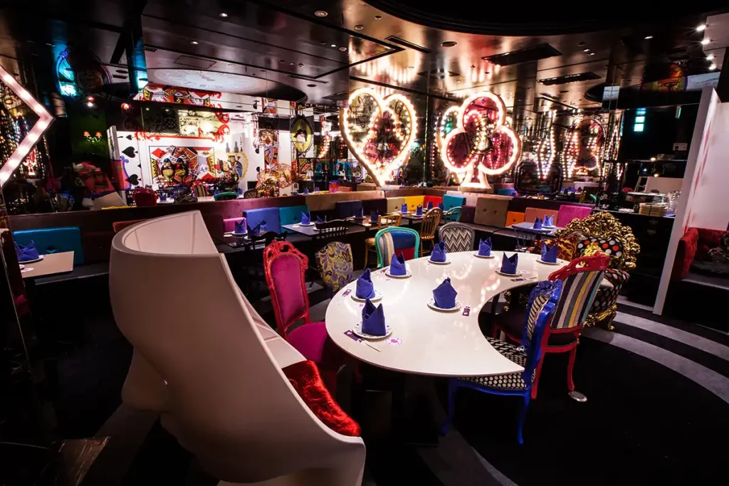 梅田 幻想の国のアリス　アフタヌーン