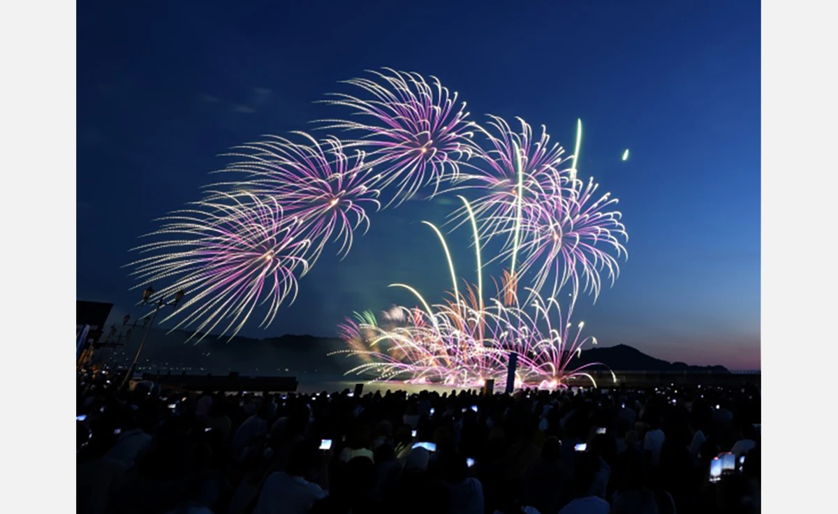 和歌山マリーナシティの秋はイベント目白押し！華麗な花火ショーに黒潮市場のグルメフェア！ゴジュウジャーのスタントアクションショーも