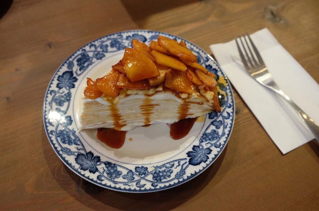 ネルヤの林檎キャラメルのミルクレープ