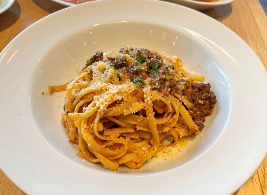 DEAN＆DELUCAのボロネーゼ リングイネ