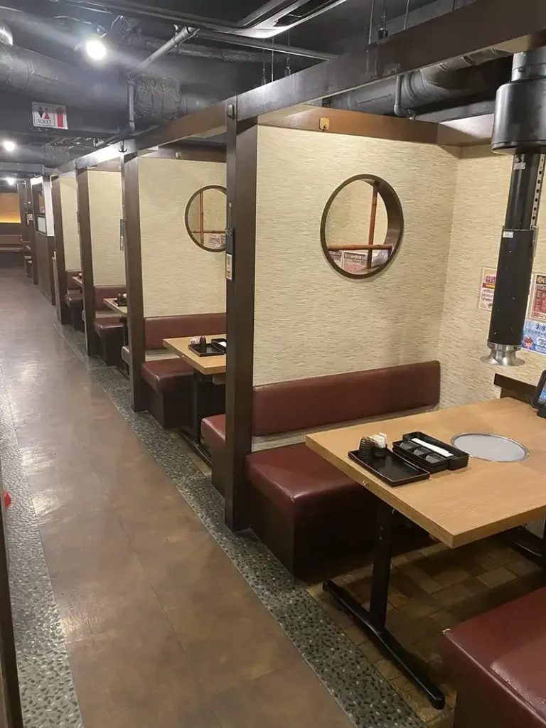 七輪焼肉　安安　内観