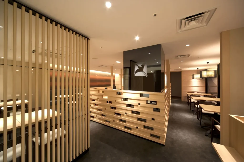 鶴群大丸梅田店内観