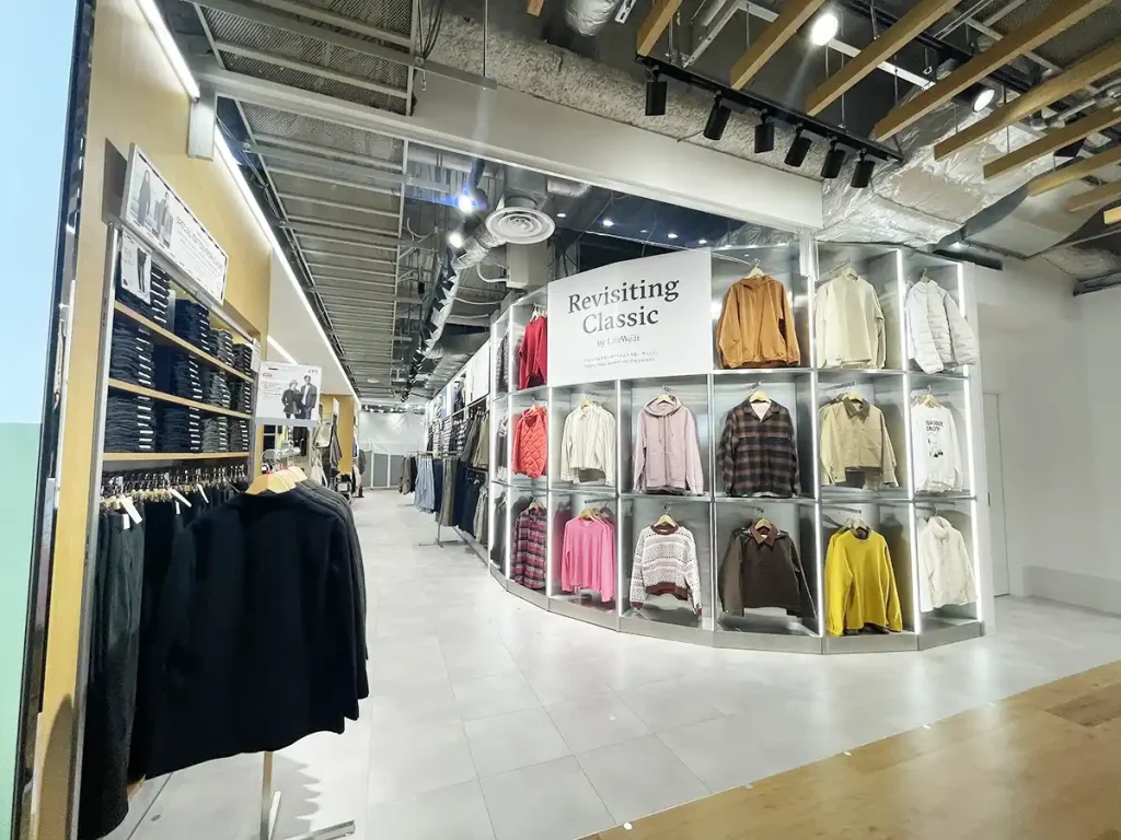 ユニクロウメダのディスプレイ